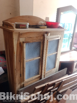 কড়ই কাঠের মিরসেফ বিক্রি করা হবে।